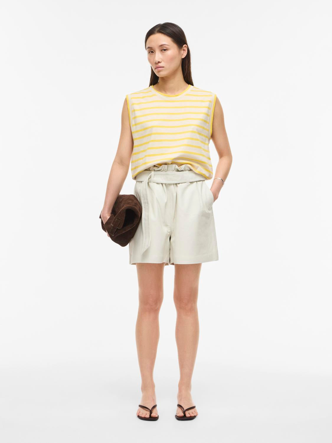 model_shot-front_full